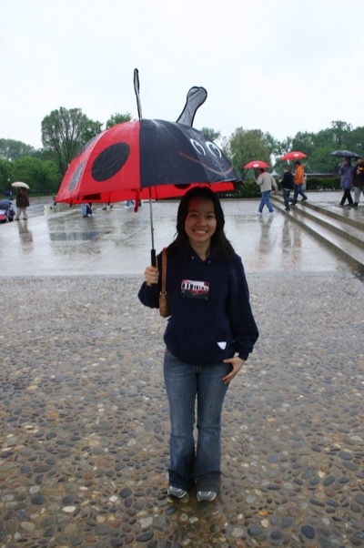 acutally, it\\\\\\\'s <i>my</i> umbrella <small>(that I stole from Seriina)</small>